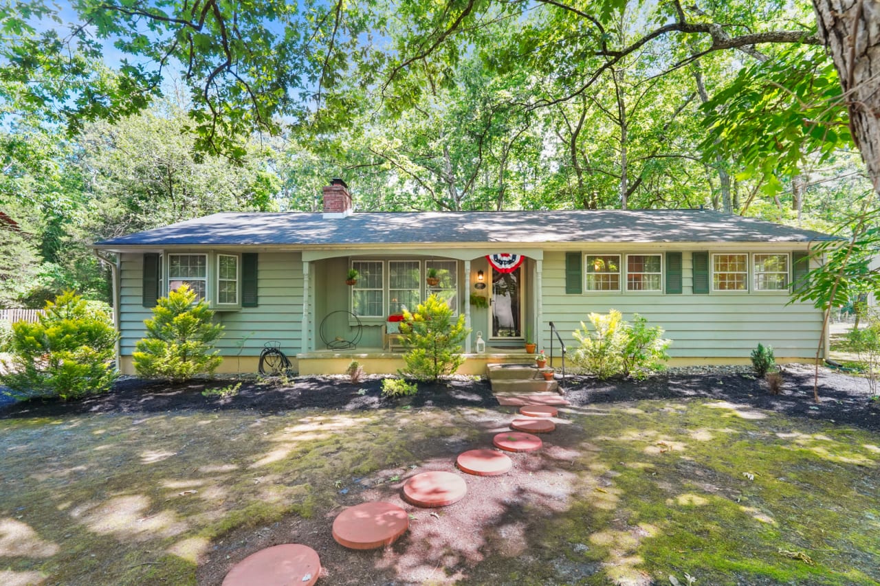 207 Cheyenne Trl, Medford Lakes, NJ 08055 inception-app-prod/YmFiZjRhMTctZDg5Yy00ZWE3LTllMGYtNWZhNTAwMmMyMTVm/content/2024/06/7d8646689d3e9a12206209bd03a51550fca11c0b.jpg