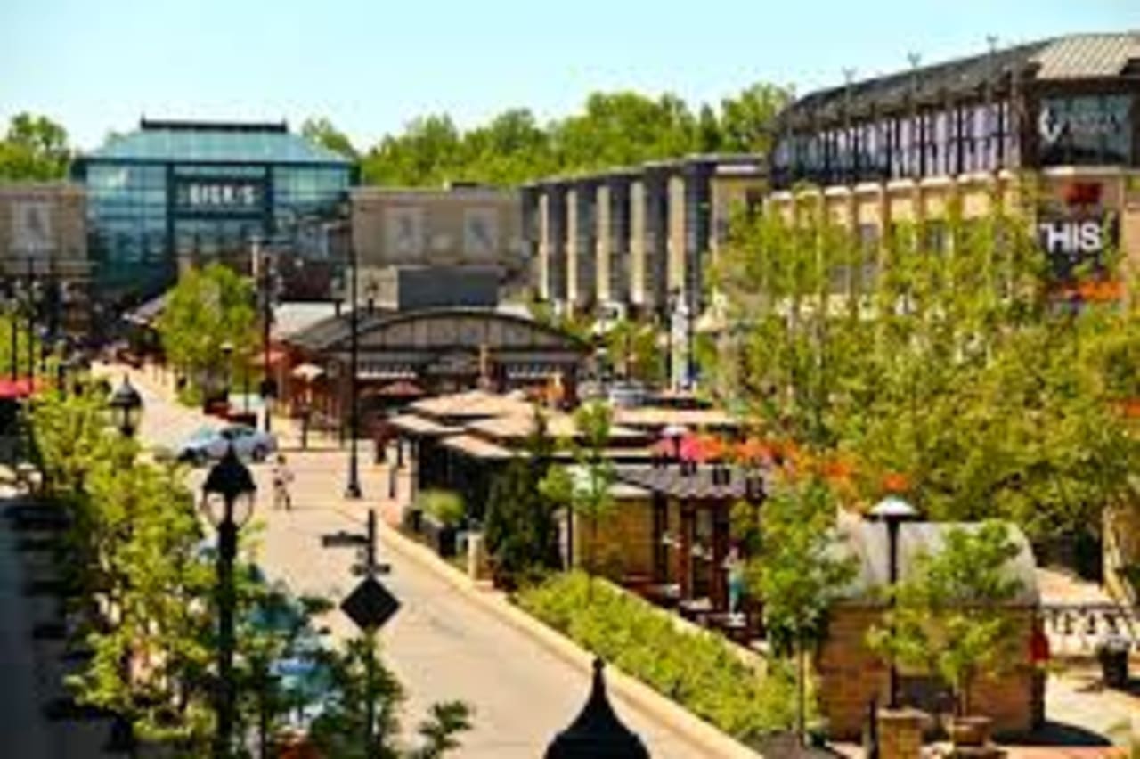 Living in Westlake inception-app-prod/YmIxYjdmNjgtOWRkNC00OGU4LTljMmQtMjRmYjg1NTVkYWQ2/content/2017/11/westlake.jpg