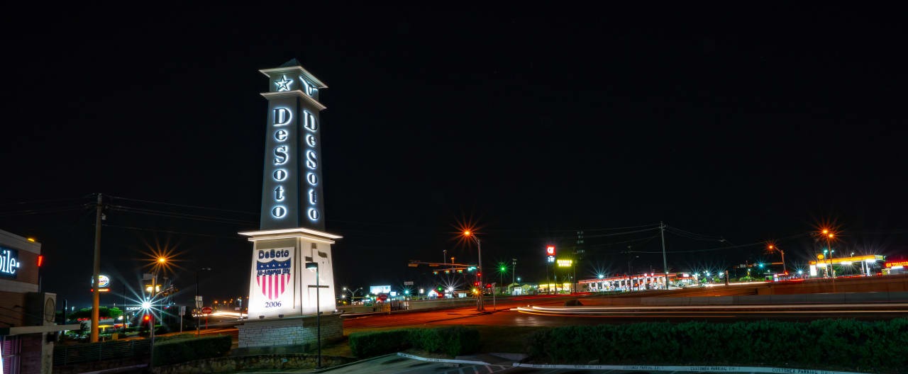 Desoto - All American City inception-app-prod/YzcwYTkyZWYtN2FjYi00OGQzLWEyMmUtNWU5MDc0MDljM2M2/favicon/2018/07/DSC048191.png