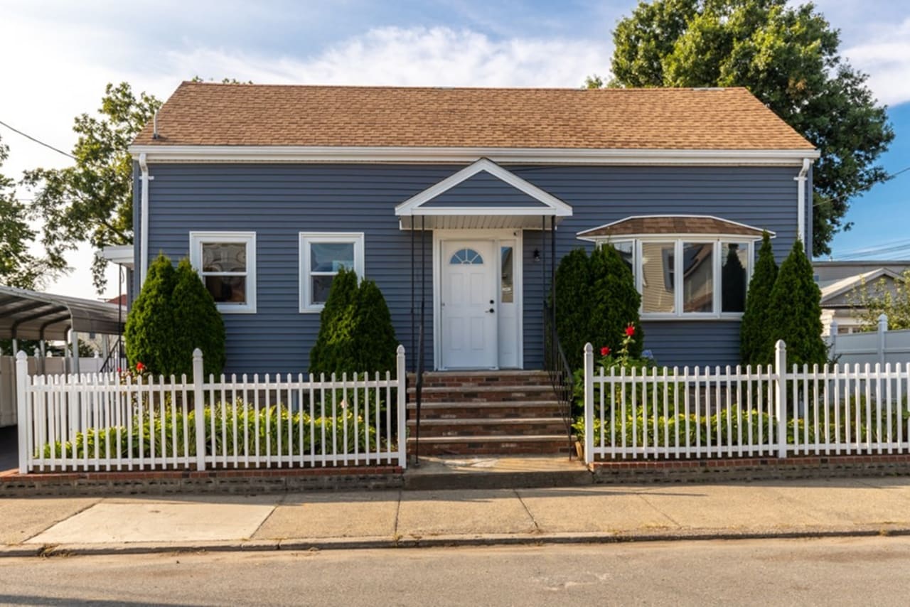 Residential Properties inception-app-prod/ZDMwYzVhZjktNDM0Mi00YzJiLTgyYTAtMzg1NTJlZDM4YTY5/content/2025/05/7943b8a491f40a9593084d69b0beec022989bce9.png