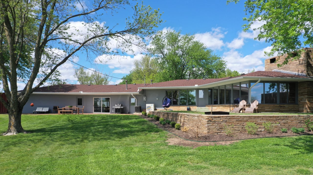 Residential Listings inception-app-prod/ZTA0NjY3NTYtYjhhNy00YWEyLTlmZmQtYzkzOWQ3NDZmODNm/content/2021/01/1.jpg