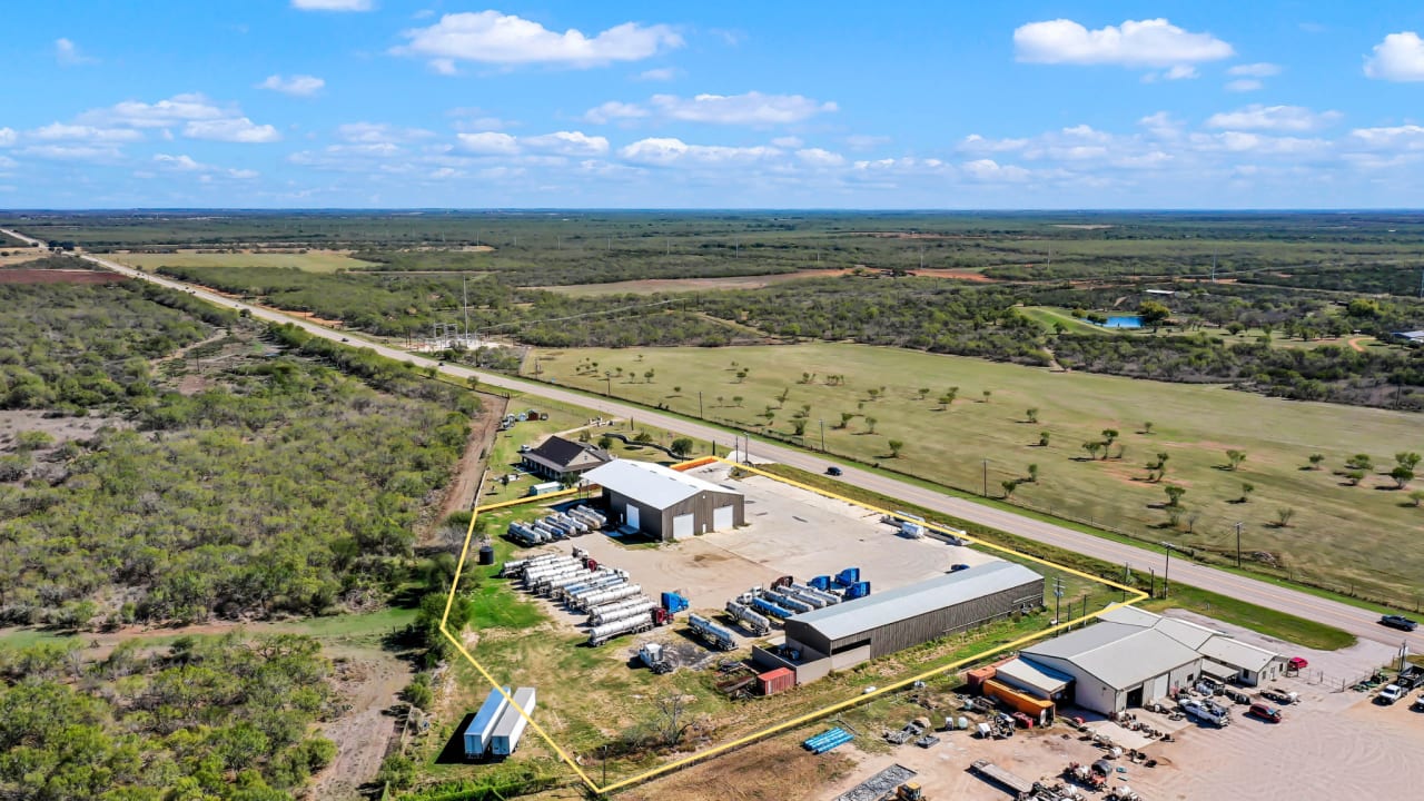 Surrounding Areas inception-app-prod/ZjIxNWNiMGMtZGI5YS00NWUyLTg3MTQtNDE0NGUzYmNkODk2/content/2022/11/a811fd61940ae3e2c38ff03b649b8f2c5720c2a4.png