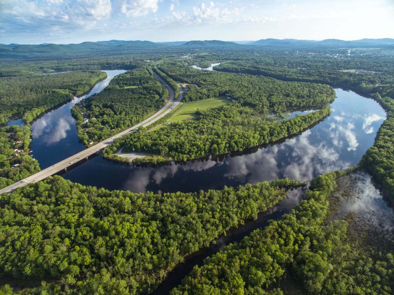 Hudson Bend inception-app-prod/ZjViZTBiOTgtM2YwMi00MjY4LThhMDYtZGM1MWI3NTQ3YzU4/content/2021/12/2cc17acba988ce469ef321f51ee0e4f8b01caf98.jpg