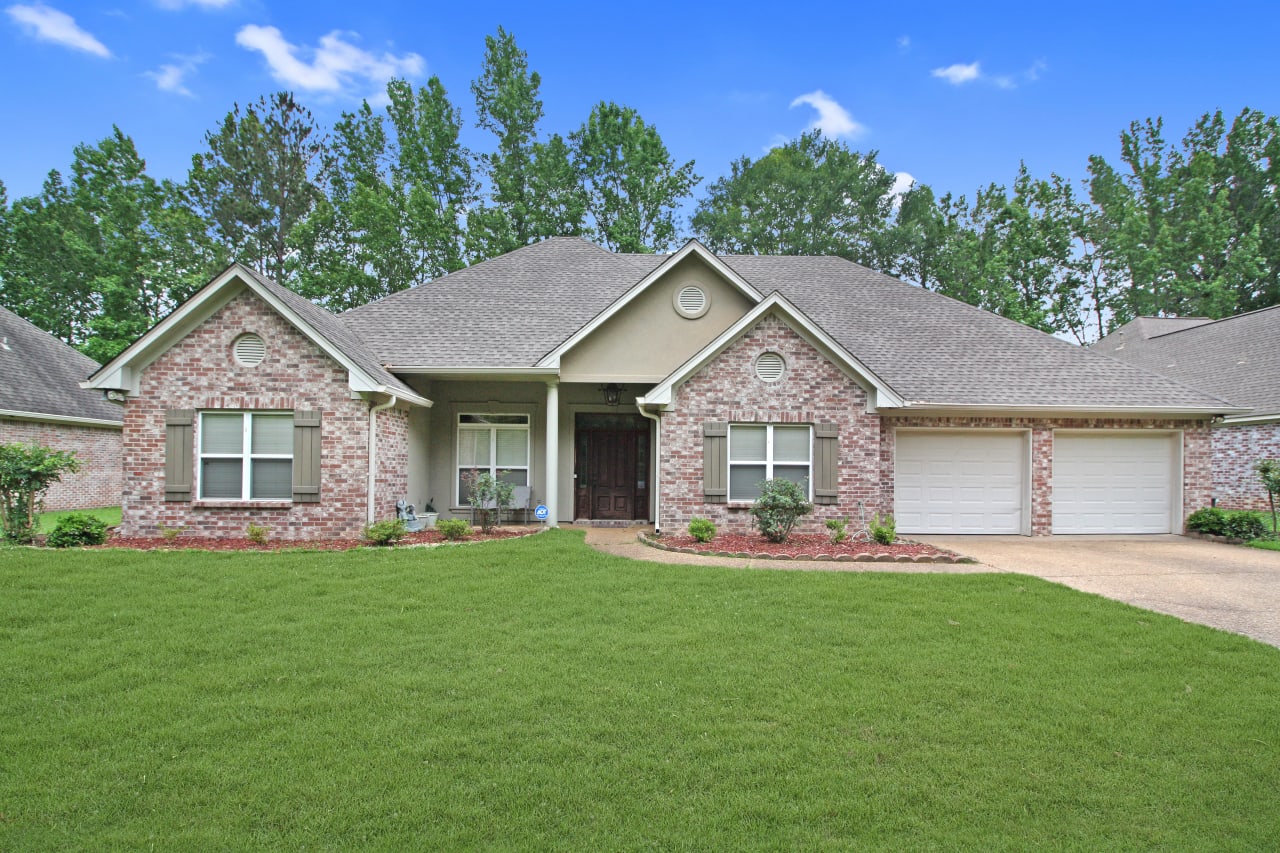 <font class="text-color__accent" color="black"><b>Central Mississippi Homes For Sale</b></font><br> inception-app-prod/Zjc4Y2JhMGYtYzU3Yi00YjQ4LThiMDYtNjcwZDFjMTMzNTI4/content/2022/08/0b0731194ca0a0ee963b2803d8c098a9ca6c9333.jpeg