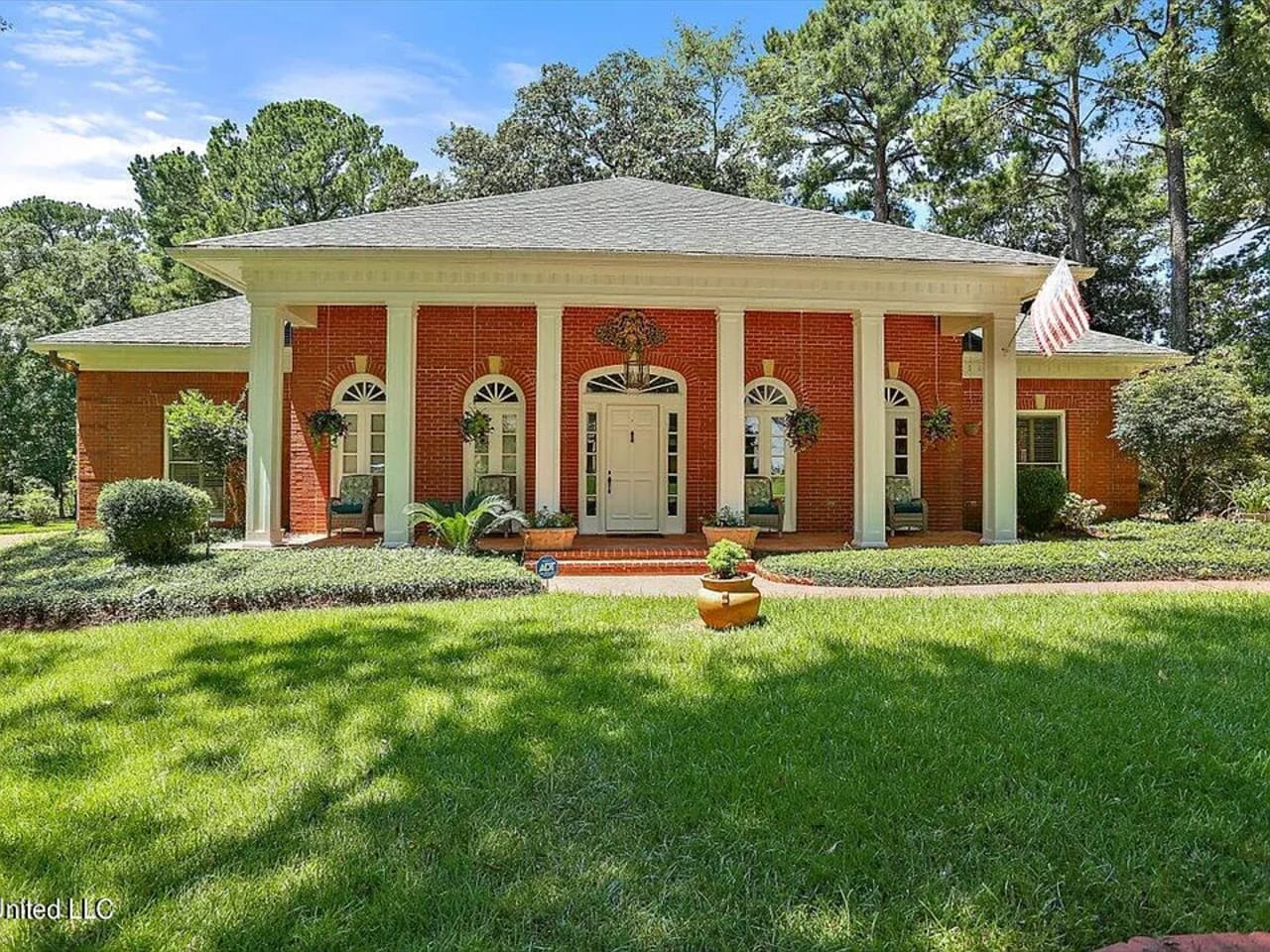 <font class="text-color__accent" color="black"><b>Central Mississippi Homes For Sale</b></font><br> inception-app-prod/Zjc4Y2JhMGYtYzU3Yi00YjQ4LThiMDYtNjcwZDFjMTMzNTI4/content/2024/08/34c11677bdf5c45d93e42f0903b53a03c0a266cd.webp