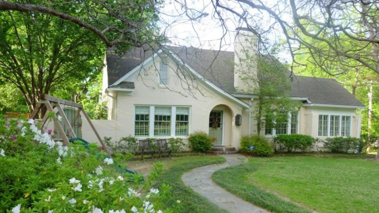 <font class="text-color__accent" color="black"><b>Central Mississippi Homes For Sale</b></font><br> inception-app-prod/Zjc4Y2JhMGYtYzU3Yi00YjQ4LThiMDYtNjcwZDFjMTMzNTI4/content/2024/08/4a22439de7f69641dd8a89fee8bcaa4c0292e4f2.jpg