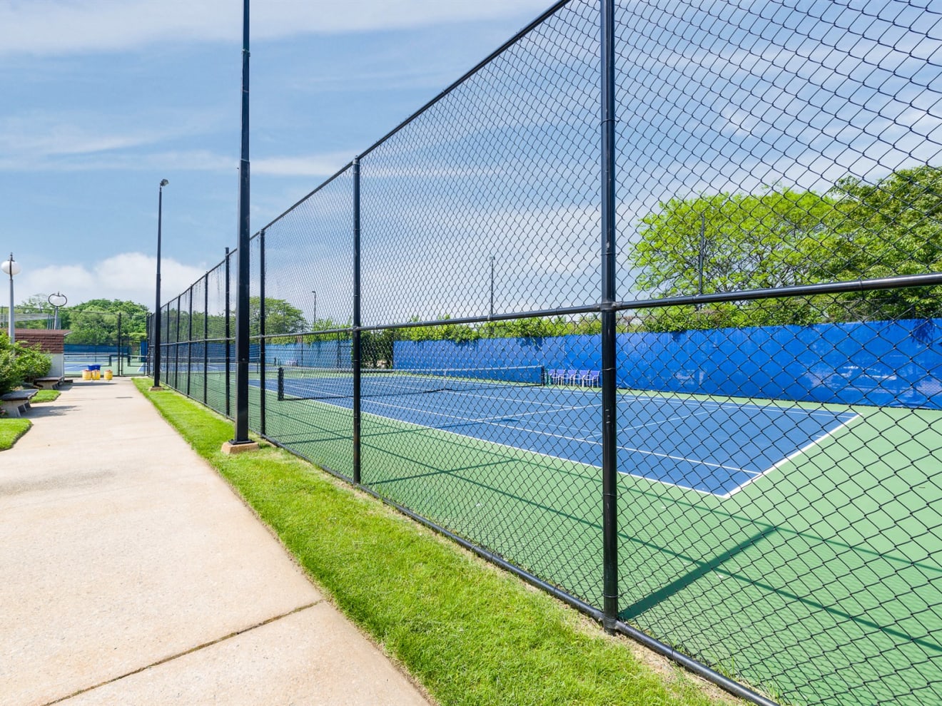 inception-app-prod/MDA3OGE2NjQtOTg1OC00Zjk5LTljNmItNWI1ZjFmOTJlNTU2/content/2016/07/019_Community Tennis Court-2.jpg