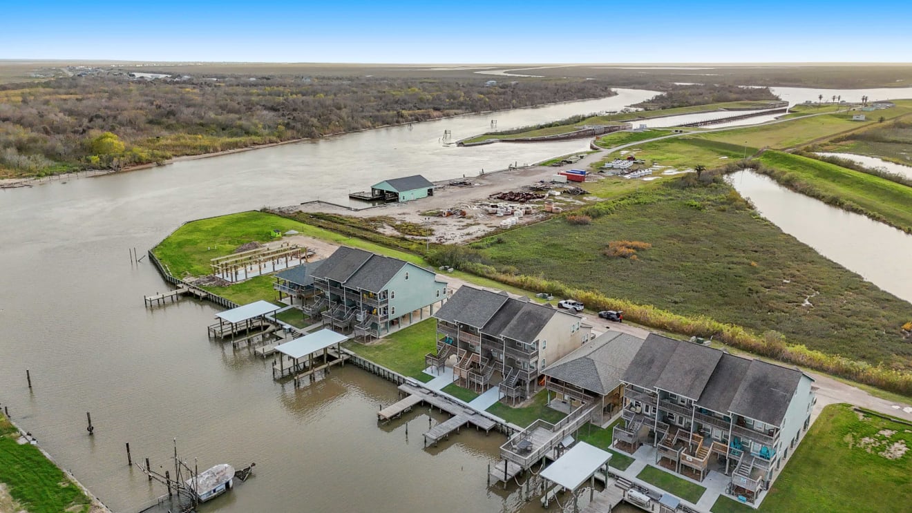 Beach View Townhome inception-app-prod/Mjk4MjVkYzMtN2E4ZS00NDBmLWIxNDMtN2RjYTNhMjUxNWUz/content/2024/08/8415d41a622f2409c26b5813fce94a469a33b63b.jpeg