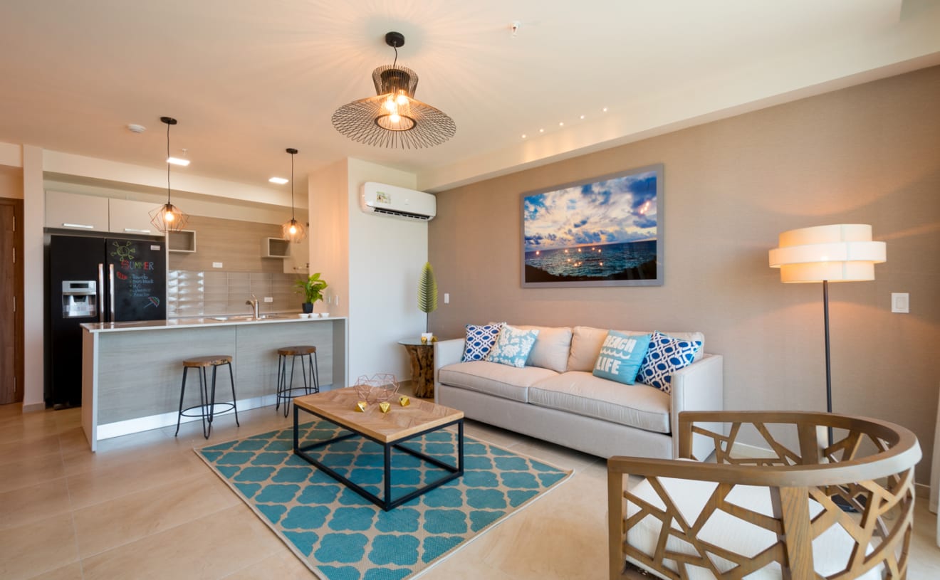 inception-app-prod/NDlmMGY2OWYtY2YxYy00NjQzLThiZDMtZjk2MWI3NDIzYjA3/content/2019/04/Panama - Beach - RP - Living Area.jpg