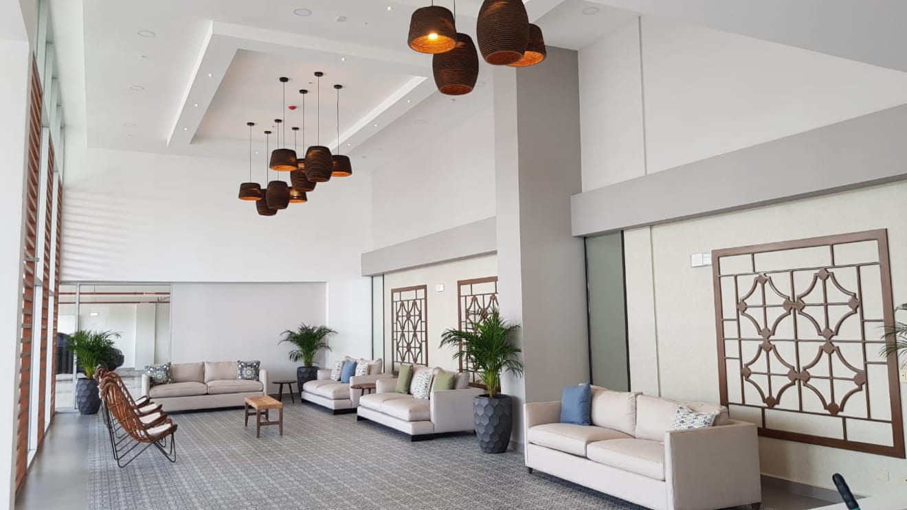 inception-app-prod/NDlmMGY2OWYtY2YxYy00NjQzLThiZDMtZjk2MWI3NDIzYjA3/content/2019/04/Panama - Beach - RP - Lobby.jpg