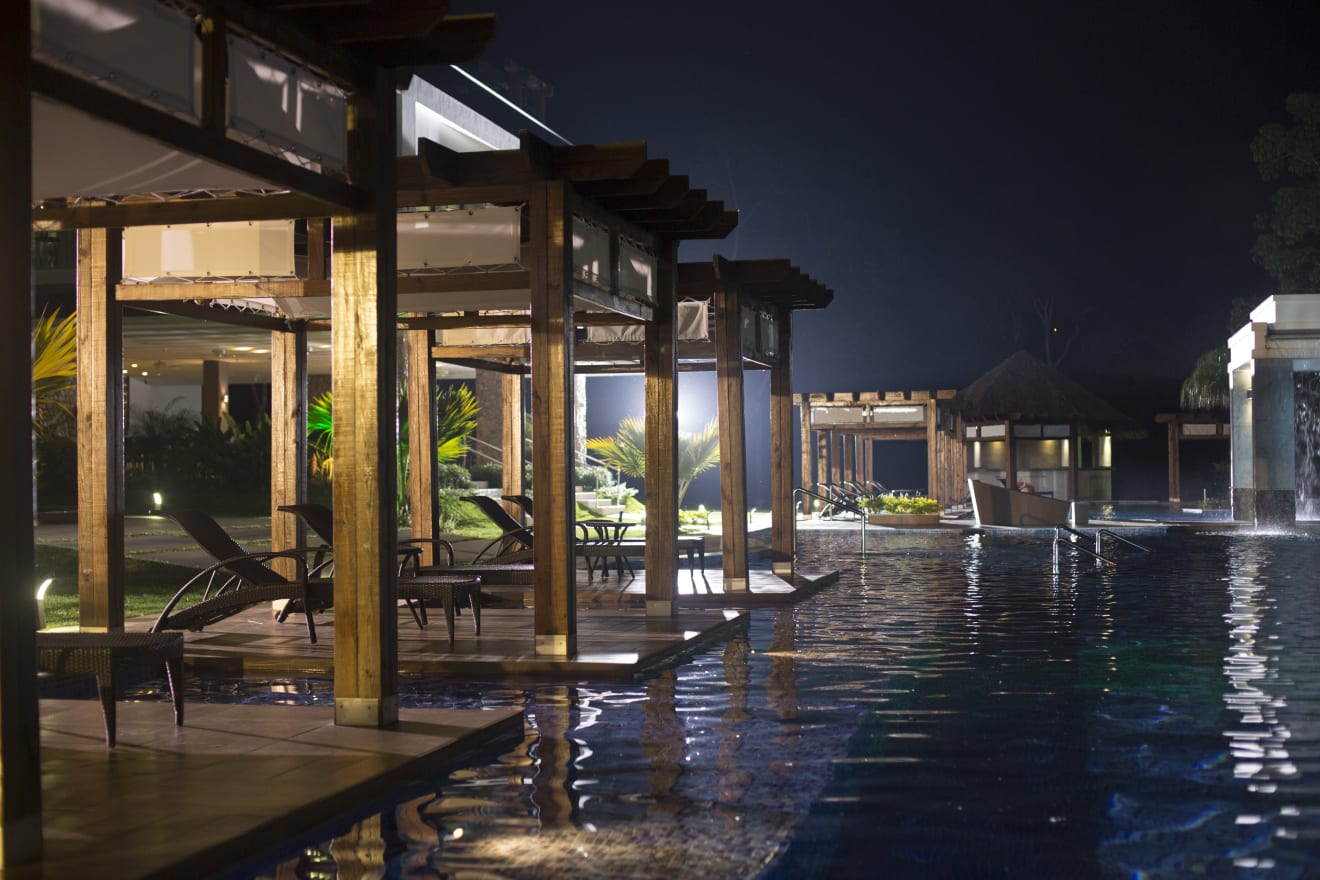 inception-app-prod/NDlmMGY2OWYtY2YxYy00NjQzLThiZDMtZjk2MWI3NDIzYjA3/content/2019/04/Panama - City Beach and Tropical Forest - PB  - Pool V.jpg