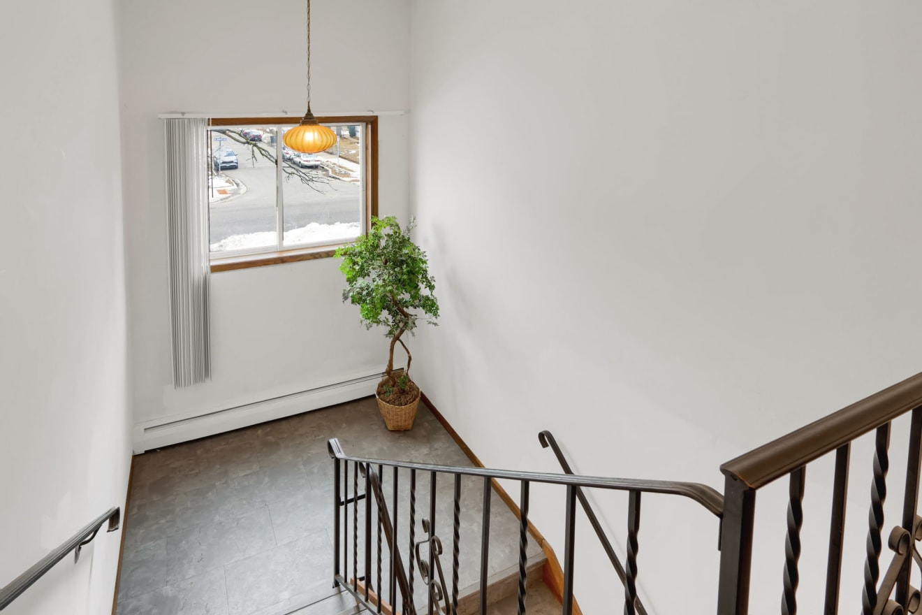 2115 N 44th Ave inception-app-prod/ODU4ZWY2NTMtNzE5MC00ZGEwLWE3NmItMWE2ZDRiZWE1NGE5/content/2023/04/004ec7349585aea8e0fce6b1c05f439aa168c97b.jpg