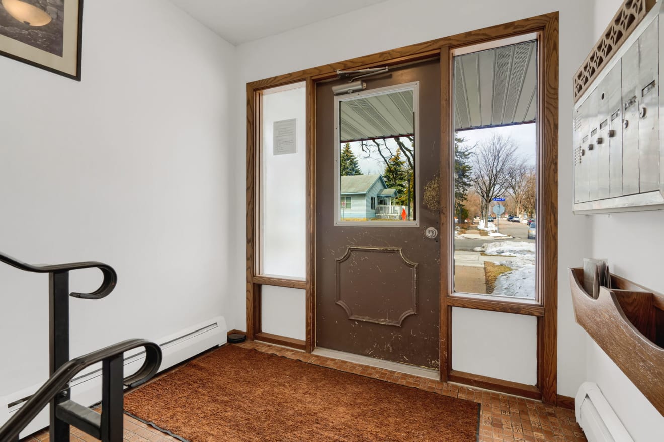 2115 N 44th Ave inception-app-prod/ODU4ZWY2NTMtNzE5MC00ZGEwLWE3NmItMWE2ZDRiZWE1NGE5/content/2023/04/3edf9896fe5f8a116224913411347448287959b3.jpg