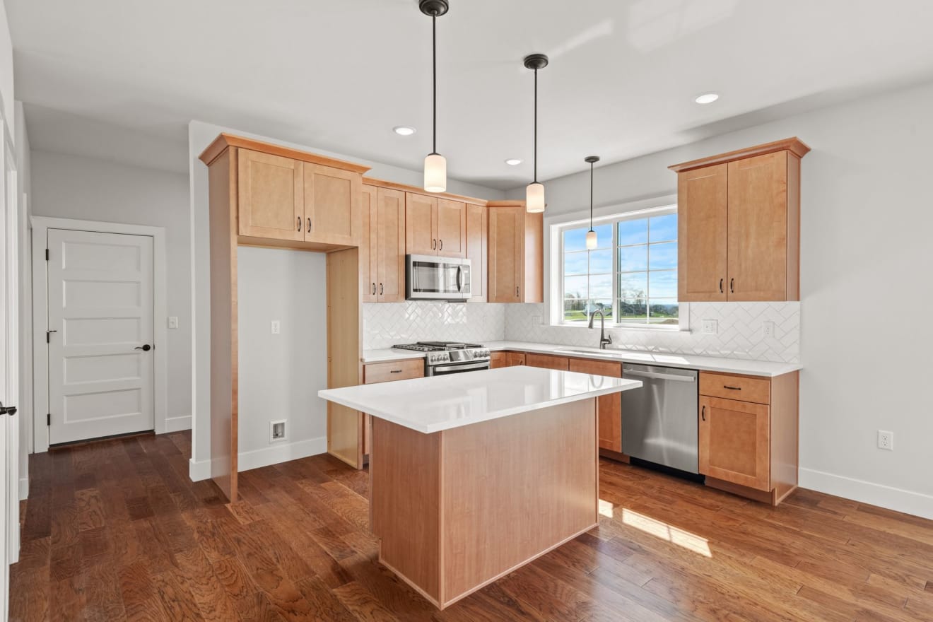 <p>The Bailey Model at River Ridge Hills</p> inception-app-prod/ZDIzYTc1OTUtYjZjZC00M2ZjLWFkZmYtN2U1YzY0N2Q4ODJh/content/2025/04/3743900a78d5490973c962bee10d0501948cd824.jpg