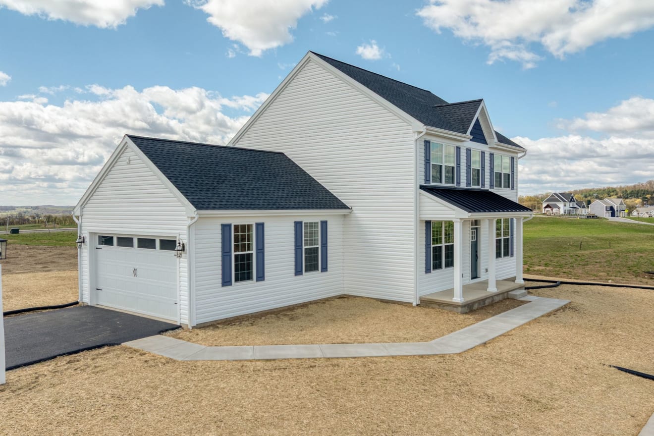 <p>The Bailey Model at River Ridge Hills</p> inception-app-prod/ZDIzYTc1OTUtYjZjZC00M2ZjLWFkZmYtN2U1YzY0N2Q4ODJh/content/2025/04/a2649a0109857275815297b8c744cd69ce090d77.jpg