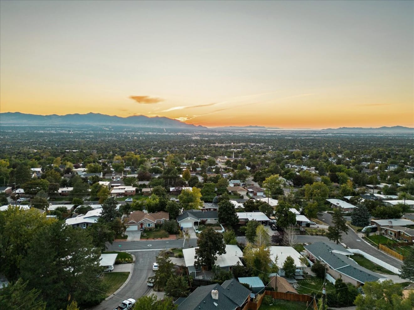 Your Beautiful Duplex in Sugar House inception-app-prod/ZjZiZmM3MTAtMGIxOS00NGY2LWJhOGYtOWM4NWZiNDRhOTcy/content/2024/09/6caba3e1a86b0e0c531d5ef26ecfbc7bc4099625.jpg