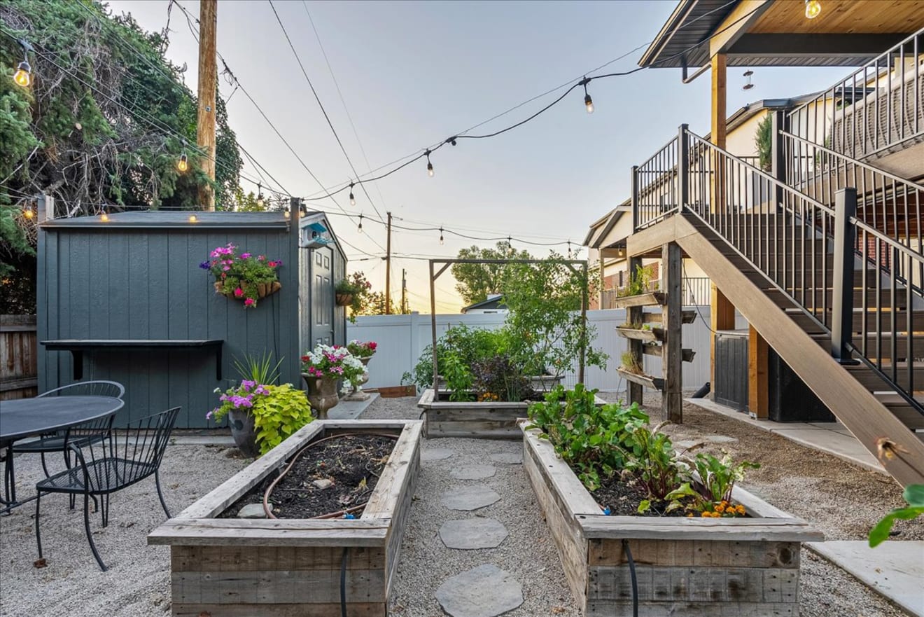 Your Beautiful Duplex in Sugar House inception-app-prod/ZjZiZmM3MTAtMGIxOS00NGY2LWJhOGYtOWM4NWZiNDRhOTcy/content/2024/09/8431e20a885275831d3b9178338180681abbb8ab.jpg