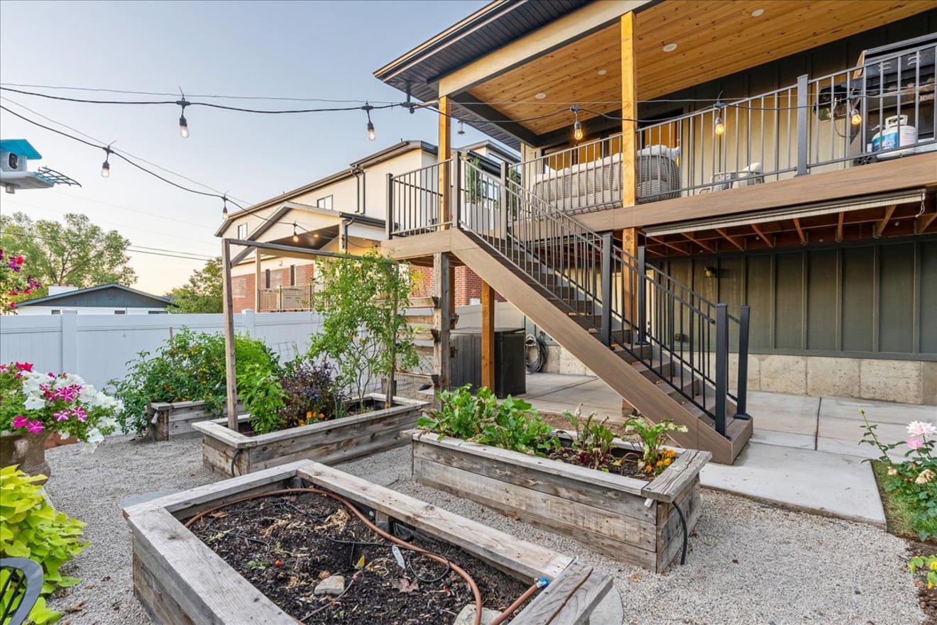 Your Beautiful Duplex in Sugar House inception-app-prod/ZjZiZmM3MTAtMGIxOS00NGY2LWJhOGYtOWM4NWZiNDRhOTcy/content/2024/09/991885c71a9f3b45f6aed57fb1d305d9e1f54935.jpg