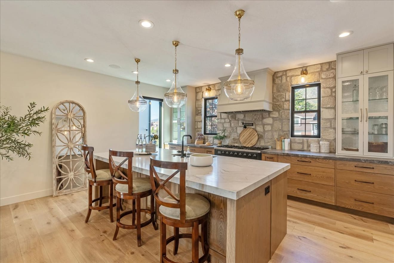 Your Beautiful Duplex in Sugar House inception-app-prod/ZjZiZmM3MTAtMGIxOS00NGY2LWJhOGYtOWM4NWZiNDRhOTcy/content/2024/09/bd978fad00f4a630ab464ff25e3e1a44ffb6d050.jpg