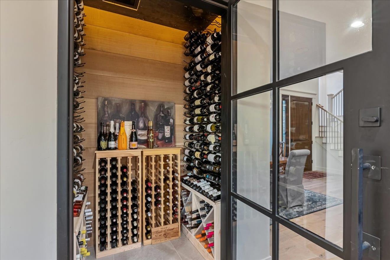 Your Beautiful Duplex in Sugar House inception-app-prod/ZjZiZmM3MTAtMGIxOS00NGY2LWJhOGYtOWM4NWZiNDRhOTcy/content/2024/09/e89eeb2363774b81e8c4c535fcfdea570707fd6f.jpg