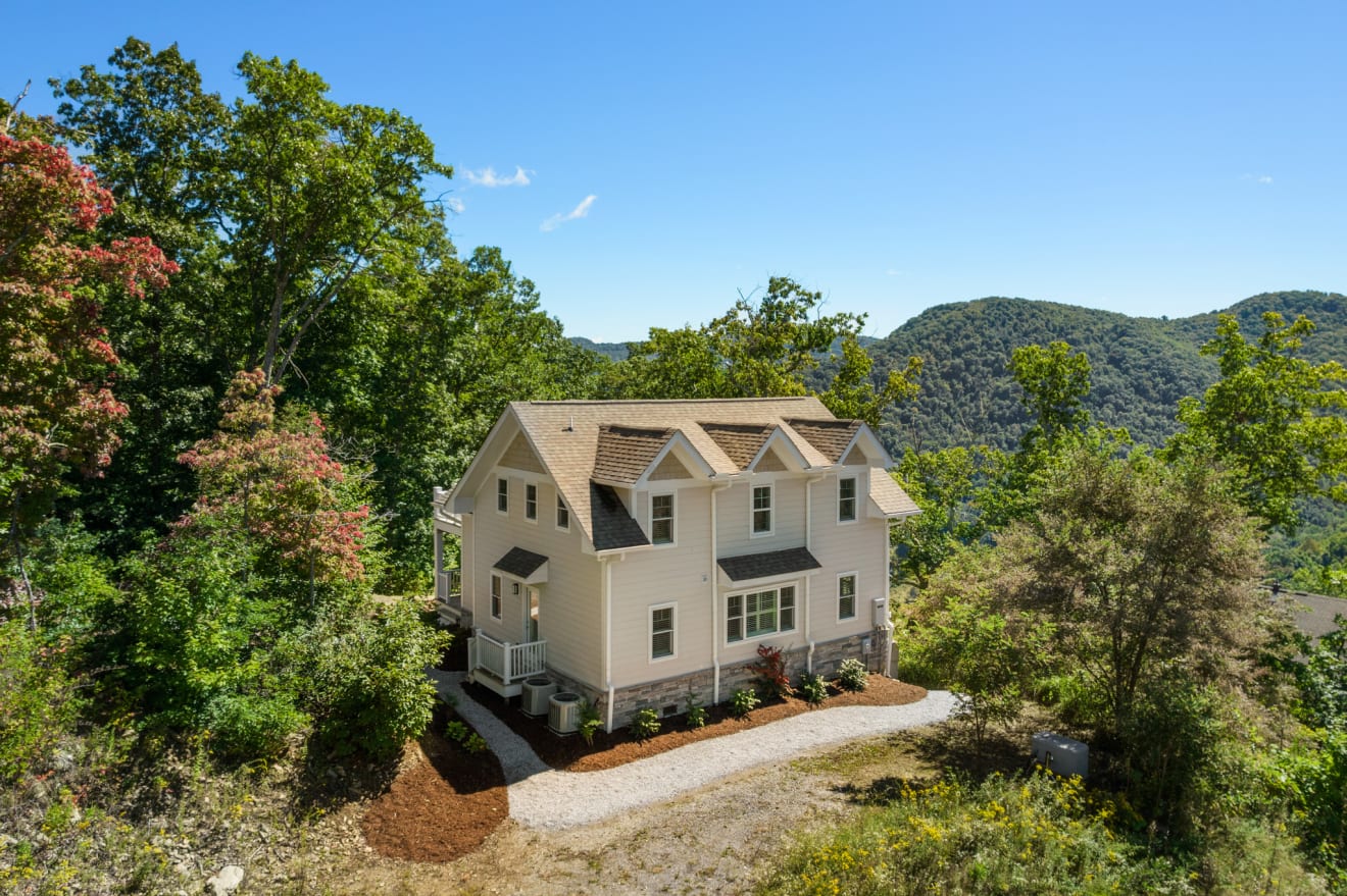 <p>Mount Soma Photo Gallery</p> inception-app-prod/ZjczNTUxMGUtNWMzOC00N2E0LWJkOTUtMTIyMDZhZTViY2E0/content/2022/04/75746193bac03898f63bbcd2603f35f24cdeafeb.jpg