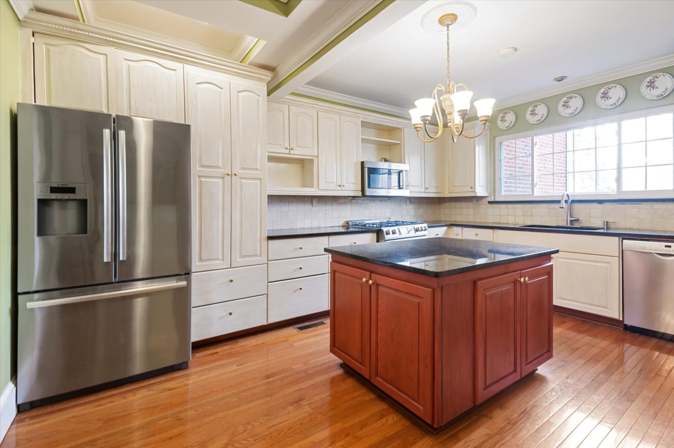 <p>84 Marlborough Rd. Photos</p> inception-app-prod/ZjczNTUxMGUtNWMzOC00N2E0LWJkOTUtMTIyMDZhZTViY2E0/content/2024/01/039df6273a77dfaa4e82fbb21ae6ac9c52ebb0bf.jpg