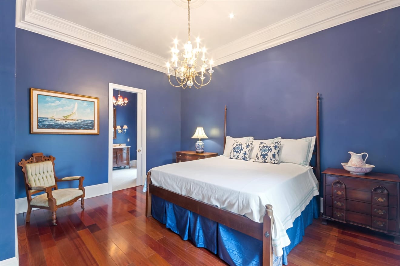 <p>84 Marlborough Rd. Photos</p> inception-app-prod/ZjczNTUxMGUtNWMzOC00N2E0LWJkOTUtMTIyMDZhZTViY2E0/content/2024/01/2ba88883394dab1a677792cd0fee31ca556fd05d.jpg