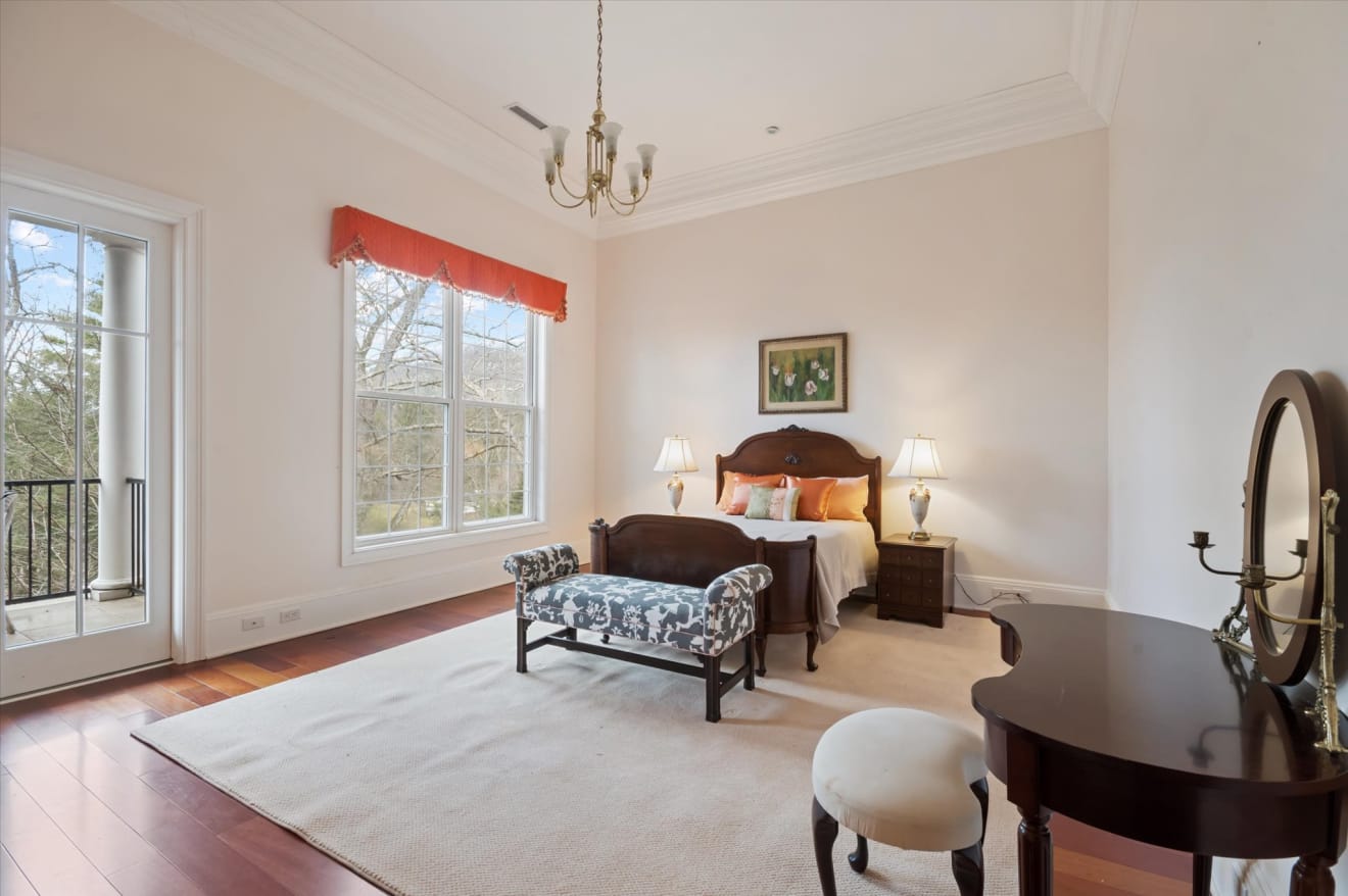 <p>84 Marlborough Rd. Photos</p> inception-app-prod/ZjczNTUxMGUtNWMzOC00N2E0LWJkOTUtMTIyMDZhZTViY2E0/content/2024/01/536703f3fe23ce9212395a0632dd504b68a301ea.jpg