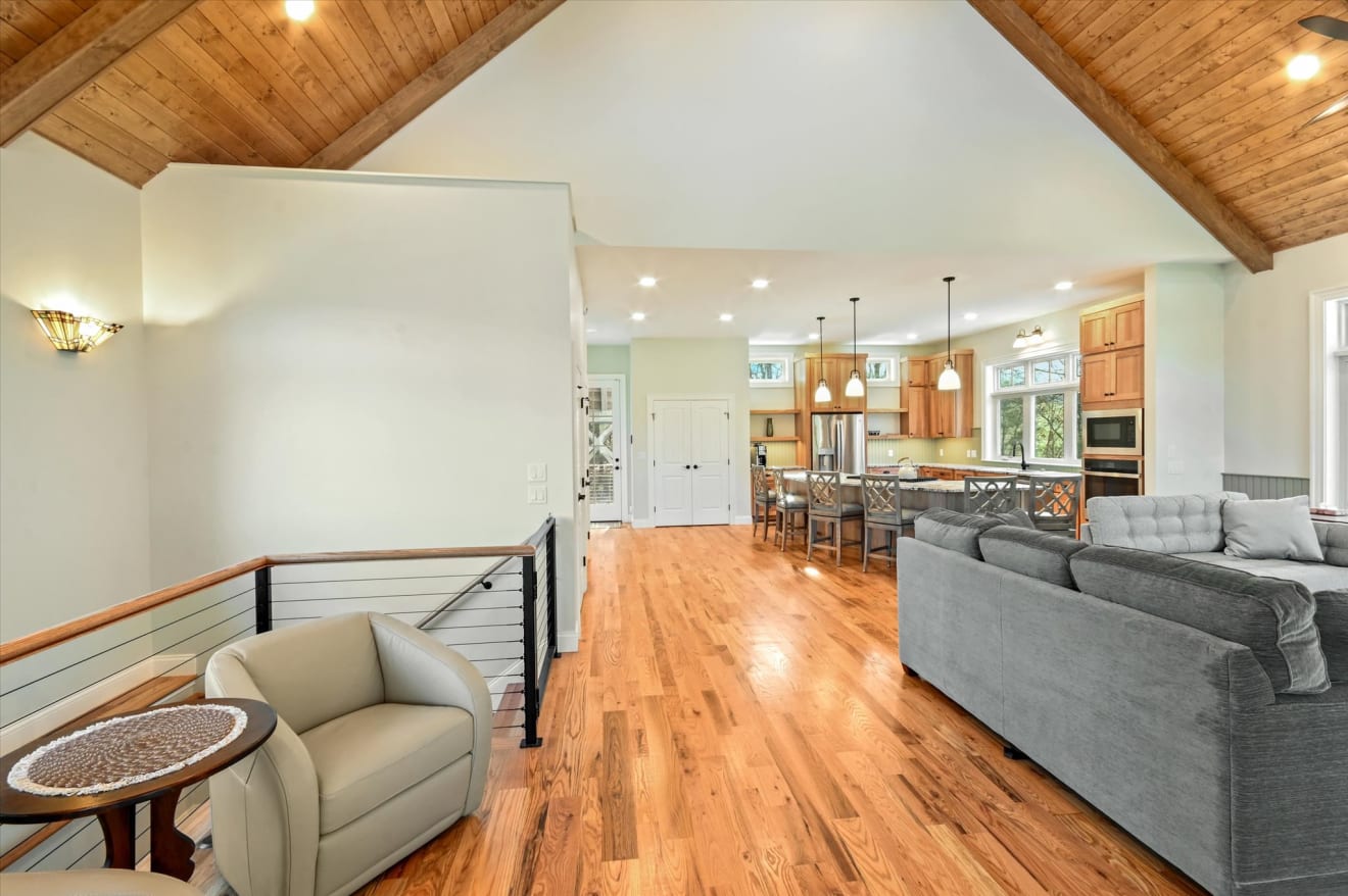 <p>326 Golden Valley Drive Photos</p> inception-app-prod/ZjczNTUxMGUtNWMzOC00N2E0LWJkOTUtMTIyMDZhZTViY2E0/content/2024/12/0cac457d09c94797066de9809db01ff9c6fd938f.jpg