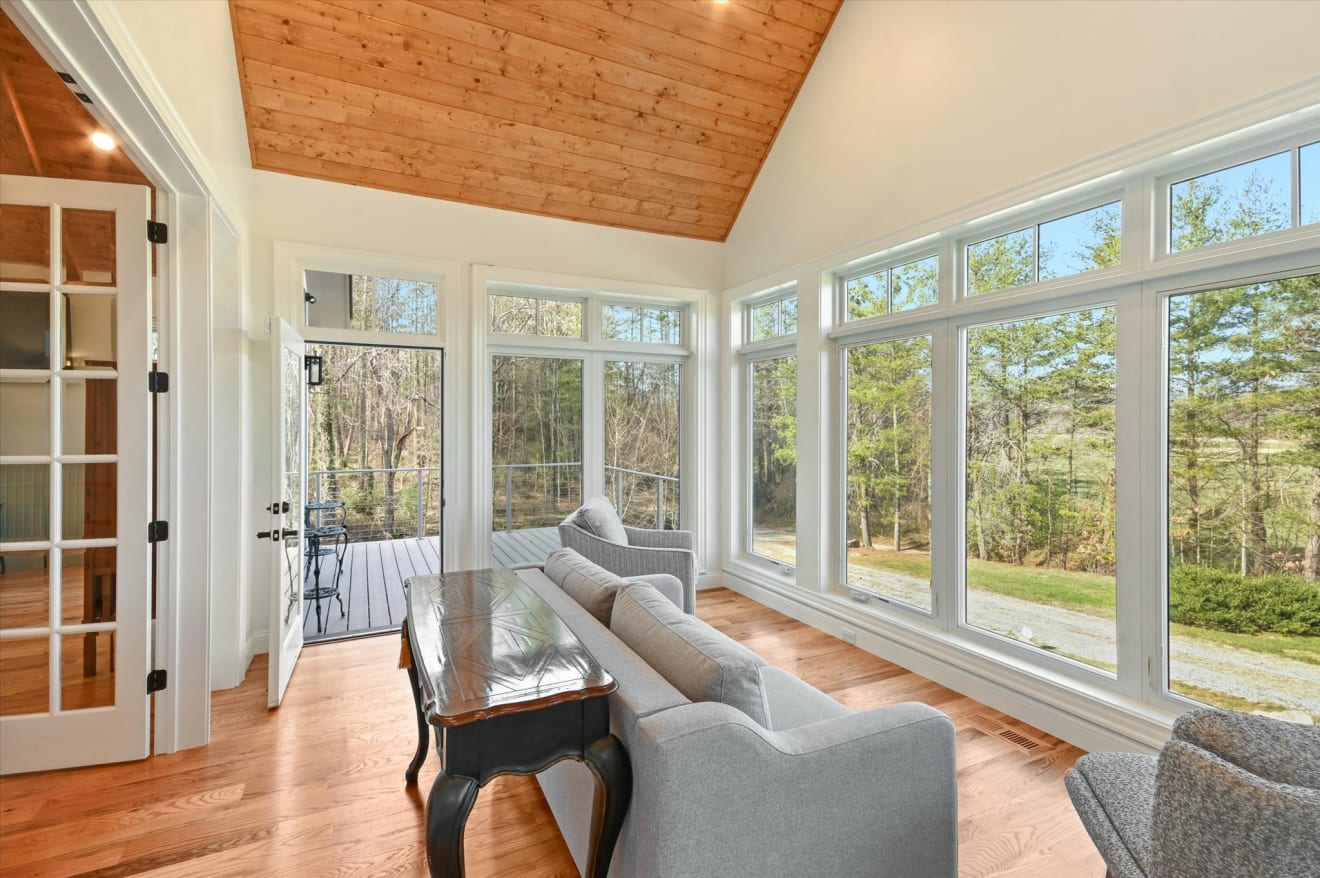 <p>326 Golden Valley Drive Photos</p> inception-app-prod/ZjczNTUxMGUtNWMzOC00N2E0LWJkOTUtMTIyMDZhZTViY2E0/content/2024/12/68852c462634bf13ac794f08420b4659d12c40ce.jpg