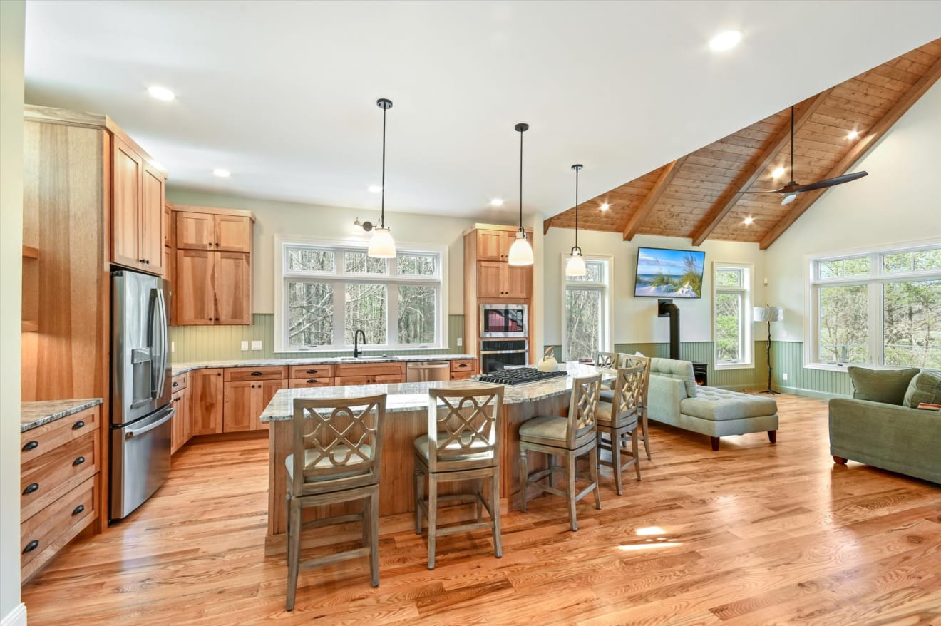 <p>326 Golden Valley Drive Photos</p> inception-app-prod/ZjczNTUxMGUtNWMzOC00N2E0LWJkOTUtMTIyMDZhZTViY2E0/content/2024/12/7be00506752abf52d45686ba1171a4be9eb6a276.jpg