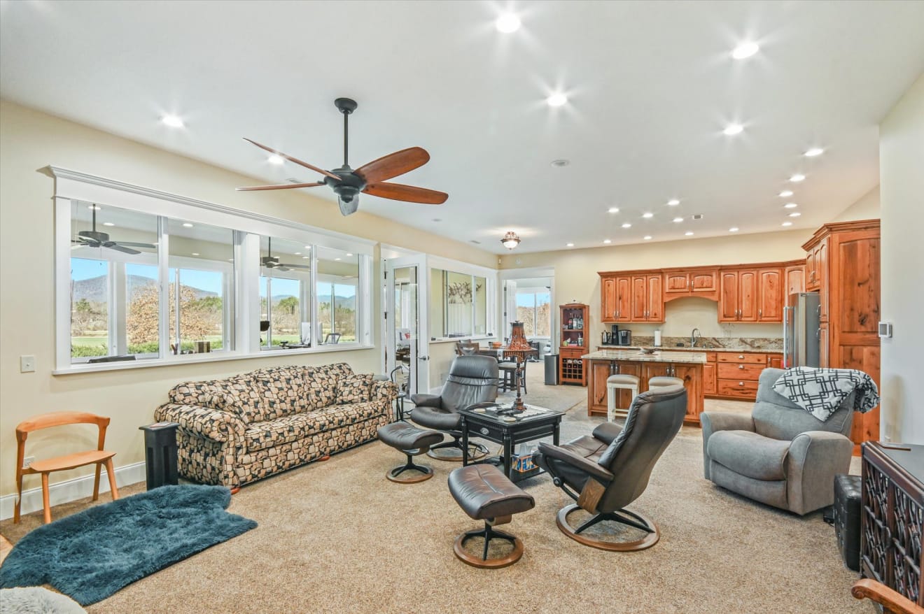 <p>326 Golden Valley Drive Photos</p> inception-app-prod/ZjczNTUxMGUtNWMzOC00N2E0LWJkOTUtMTIyMDZhZTViY2E0/content/2024/12/f3e474ff2d6b2fa058c30c015b26ada91f09326a.jpg