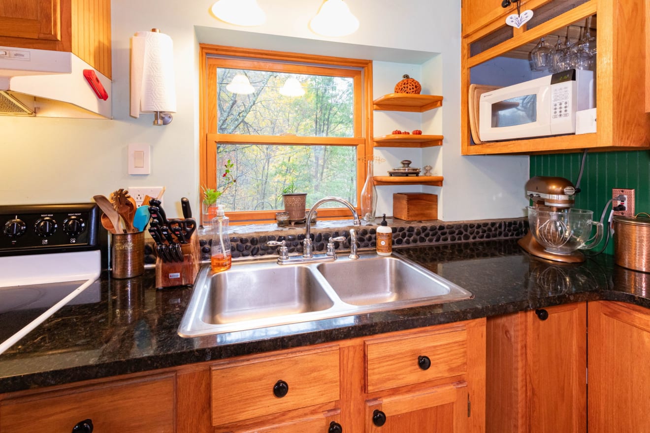 <p>35 Norton Branch Road Photos</p> inception-app-prod/ZjczNTUxMGUtNWMzOC00N2E0LWJkOTUtMTIyMDZhZTViY2E0/content/2025/10/bf9ea224ffb3f8b12614fb7def335eaec5cf35a3.jpg