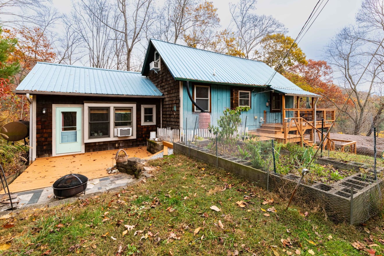 <p>35 Norton Branch Road Photos</p> inception-app-prod/ZjczNTUxMGUtNWMzOC00N2E0LWJkOTUtMTIyMDZhZTViY2E0/content/2025/11/3e5b8034be3090fab8798144ad693fc54c7c875a.jpg