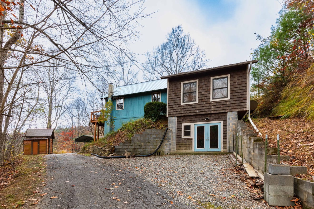 <p>35 Norton Branch Road Photos</p> inception-app-prod/ZjczNTUxMGUtNWMzOC00N2E0LWJkOTUtMTIyMDZhZTViY2E0/content/2025/11/4ea6e0d41fc893287bac326e21fb87cbaf5a9399.jpg