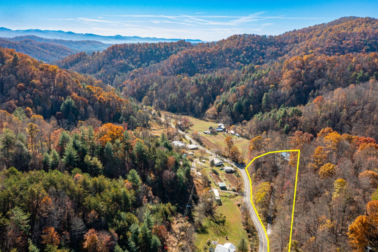 <p>35 Norton Branch Road Photos</p> inception-app-prod/ZjczNTUxMGUtNWMzOC00N2E0LWJkOTUtMTIyMDZhZTViY2E0/content/2025/11/b71a9344eec1c28af3bee087f68ffa56ef75a765.jpg