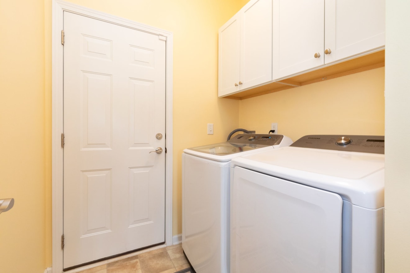 <p>407 Bell Lily Drive Photos</p> inception-app-prod/ZjczNTUxMGUtNWMzOC00N2E0LWJkOTUtMTIyMDZhZTViY2E0/content/2026/05/11b44de9bac2a3d315b706c9e7617b8a2b22fafe.jpg