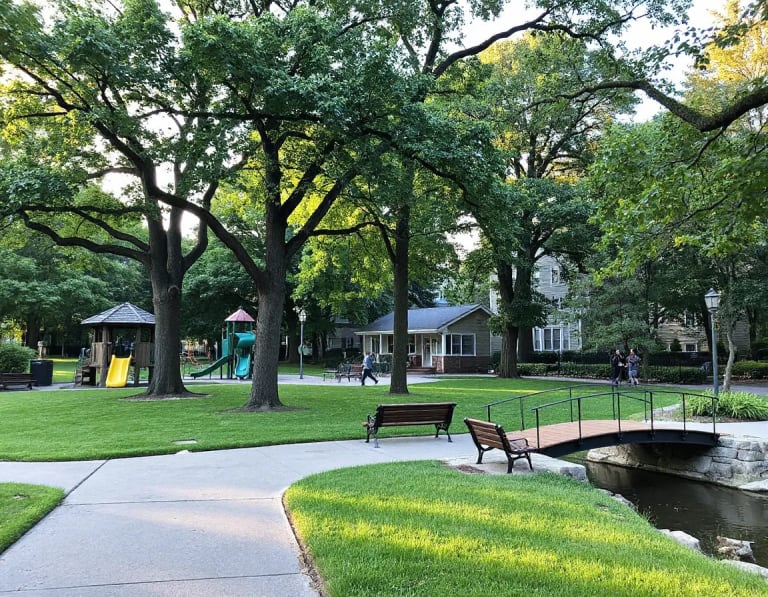 <p>Brookline Through a Local Lens</p> inception-app-prod/MDQxNjQ5NmItMzNlYS00ZDBjLTg2N2ItNzMyZWE1NzU1ODBl/content/2026/07/1d38b721d2b33360a7e172491ae75800c25a5e7d.webp