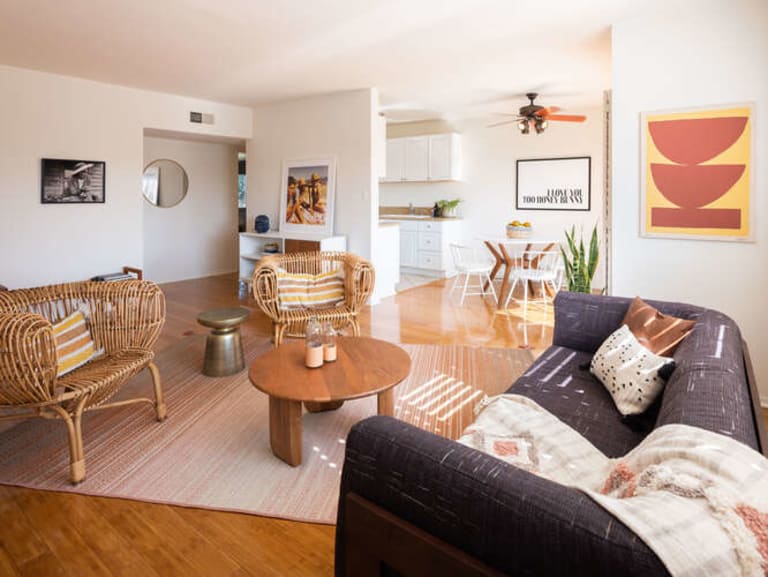 More Photos of the Property inception-app-prod/MGFkNTExOTUtZDU4Yy00MDJkLTljYTQtNGI1N2NjNWMwOTkw/content/2021/09/1659FranklinStSantaMonica-small-004-010-LivingRoom-666x500-72dpi.jpg