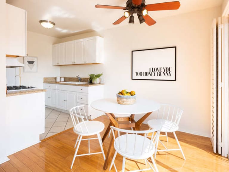 More Photos of the Property inception-app-prod/MGFkNTExOTUtZDU4Yy00MDJkLTljYTQtNGI1N2NjNWMwOTkw/content/2021/09/1659FranklinStSantaMonica-small-007-017-DiningRoom-666x500-72dpi.jpg