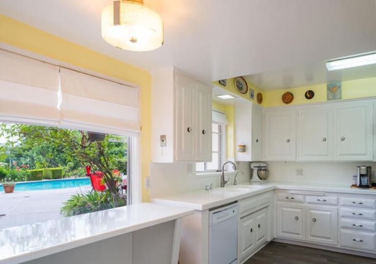 18085 BORIS DR ENCINO, CA 91316 inception-app-prod/MGFkNTExOTUtZDU4Yy00MDJkLTljYTQtNGI1N2NjNWMwOTkw/content/2021/09/4%2813%29.jpg