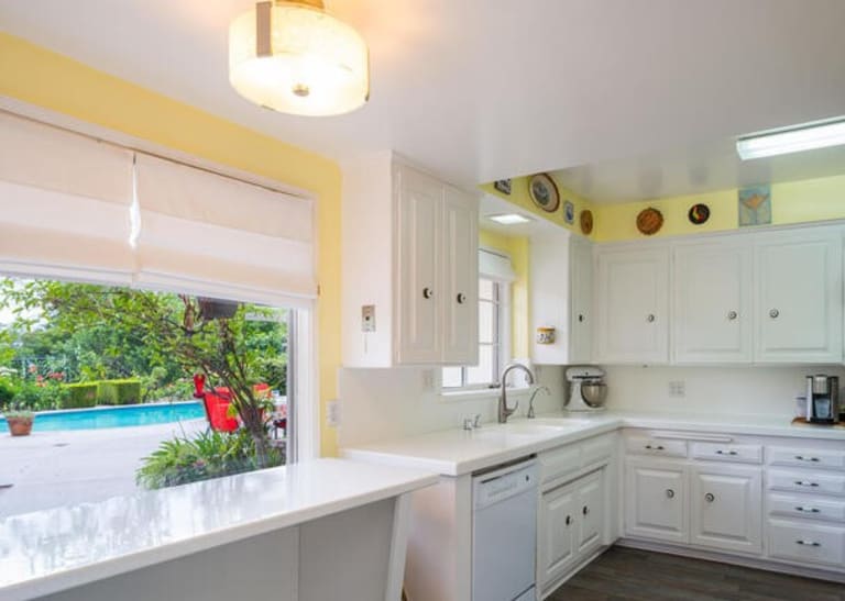 18085 BORIS DR ENCINO, CA 91316 inception-app-prod/MGFkNTExOTUtZDU4Yy00MDJkLTljYTQtNGI1N2NjNWMwOTkw/content/2021/09/4%2814%29.jpg