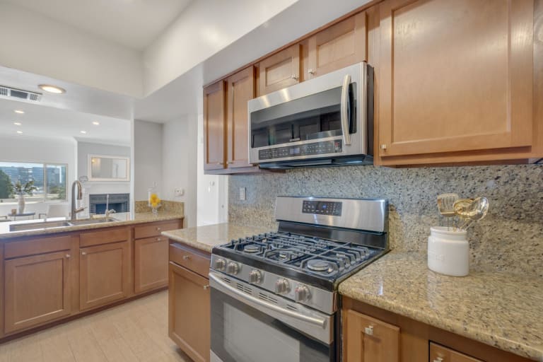 1807 Corinth Ave #7 LOS ANGELES CA 90025 inception-app-prod/MGFkNTExOTUtZDU4Yy00MDJkLTljYTQtNGI1N2NjNWMwOTkw/content/2021/10/37857184feeafe5109c26cc1af65ab9f9a4af577.jpg