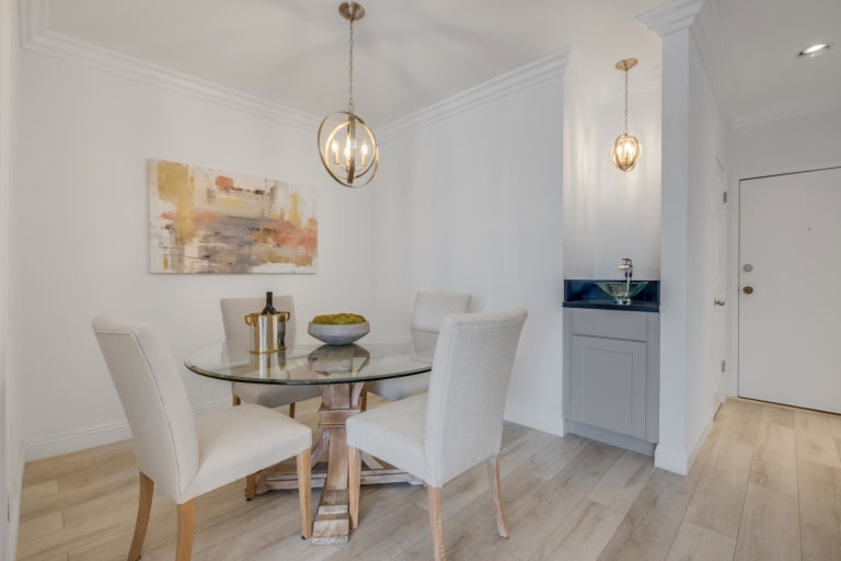 1807 Corinth Ave #7 LOS ANGELES CA 90025 inception-app-prod/MGFkNTExOTUtZDU4Yy00MDJkLTljYTQtNGI1N2NjNWMwOTkw/content/2021/10/55ce06c549eb59339b8cf9f5b969036de060b14a.jpg