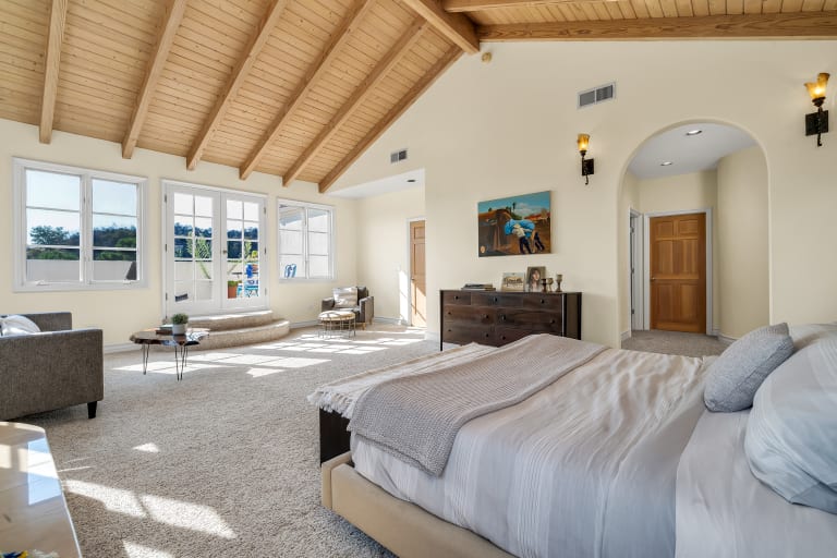 21117 Lighthill Dr TOPANGA CA 90290 inception-app-prod/MGFkNTExOTUtZDU4Yy00MDJkLTljYTQtNGI1N2NjNWMwOTkw/content/2021/12/398b5ddb5892c723f9925bb785a5a9599fff598d.jpg