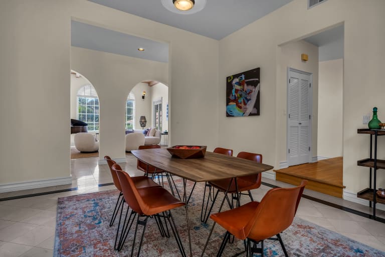 21117 Lighthill Dr TOPANGA CA 90290 inception-app-prod/MGFkNTExOTUtZDU4Yy00MDJkLTljYTQtNGI1N2NjNWMwOTkw/content/2021/12/9f47a49d72faa4b4e52bd7cbf3ed69ee6b7bb5a6.jpg