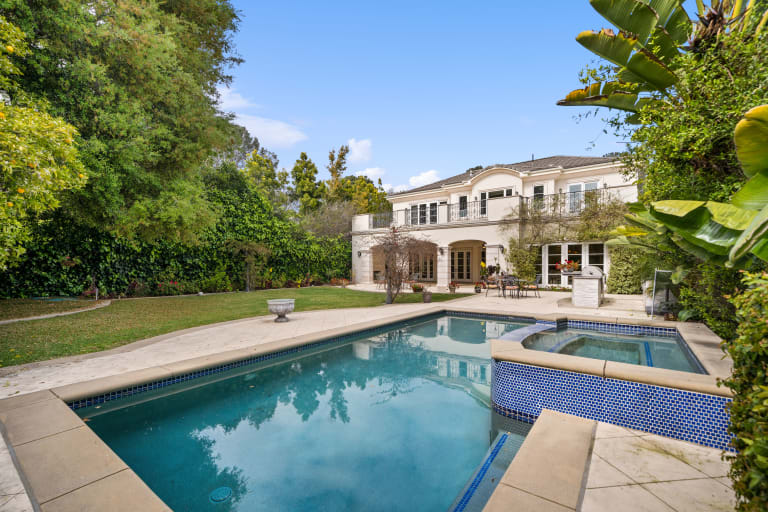 447 N Kenter Ave, Los Angeles CA 90049 inception-app-prod/MGFkNTExOTUtZDU4Yy00MDJkLTljYTQtNGI1N2NjNWMwOTkw/content/2023/05/212abb97e87e85512f93aae66f598e757b7e8a1a.jpg