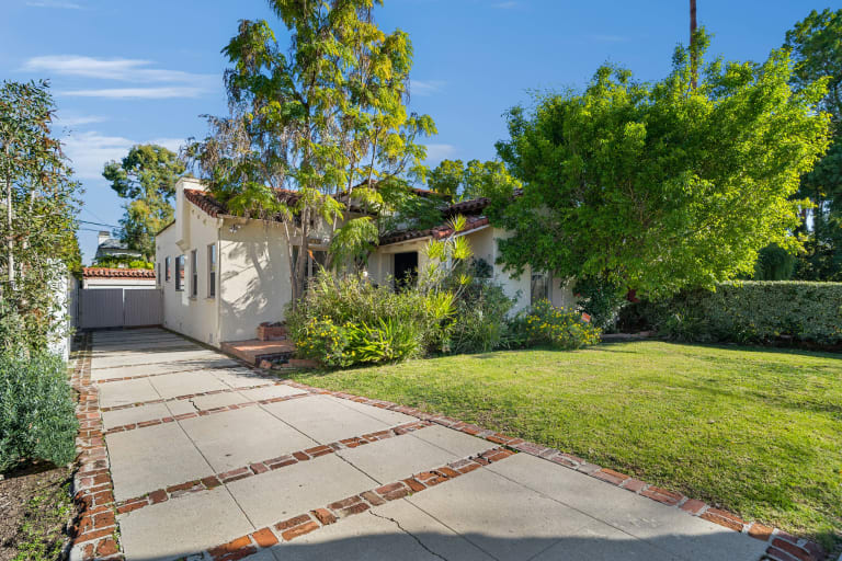 340 S La Peer Dr, Beverly Hills CA 90211 inception-app-prod/MGFkNTExOTUtZDU4Yy00MDJkLTljYTQtNGI1N2NjNWMwOTkw/content/2023/05/7dcf9e5919dc422a36b5fbfead7042b230b831b4.jpg