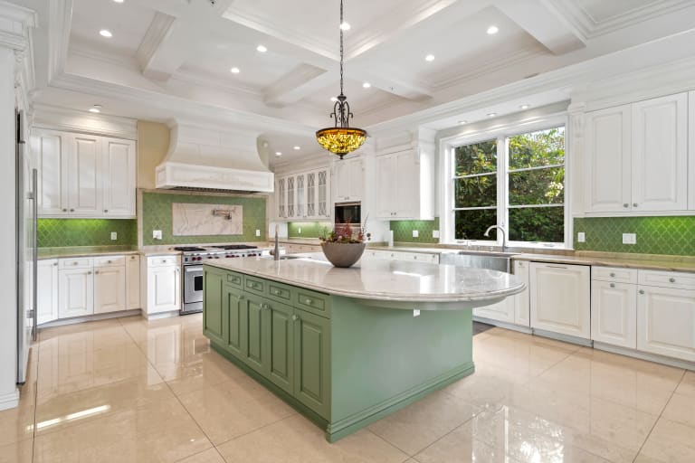 447 N Kenter Ave, Los Angeles CA 90049 inception-app-prod/MGFkNTExOTUtZDU4Yy00MDJkLTljYTQtNGI1N2NjNWMwOTkw/content/2023/05/940820cfdbe4be2d64716286e8a14c7a2e708932.jpg