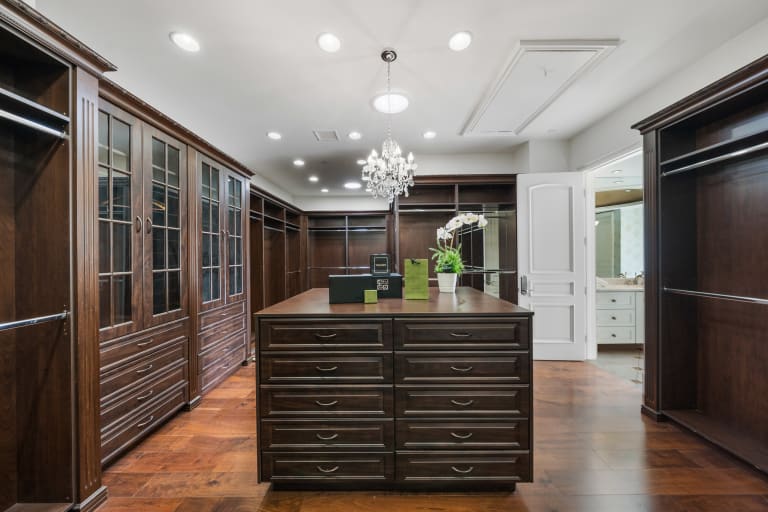 447 N Kenter Ave, Los Angeles CA 90049 inception-app-prod/MGFkNTExOTUtZDU4Yy00MDJkLTljYTQtNGI1N2NjNWMwOTkw/content/2023/05/ba2d35d84fc940ecf9214591da298ebbf2cbfa7d.jpg